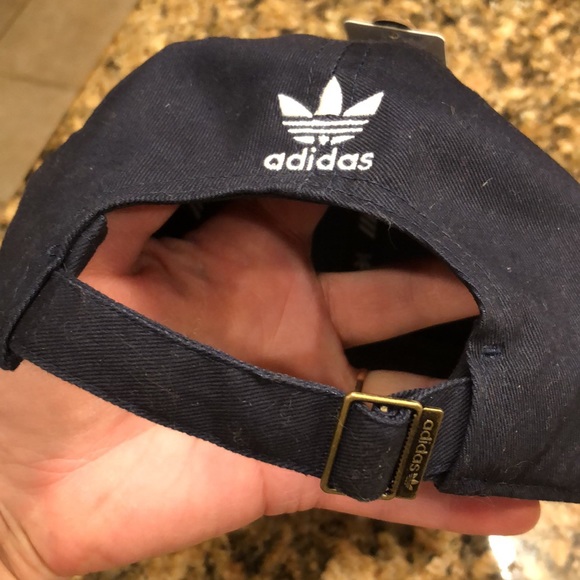 Men’s adidas hat - Picture 9 of 10